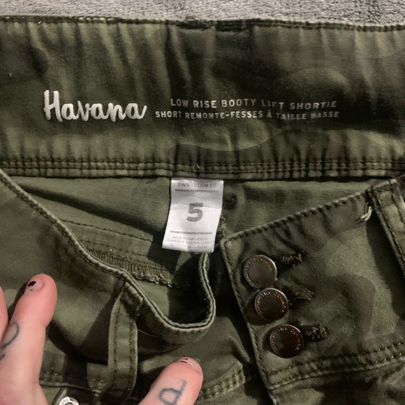 Camo shorts - Picture 1 of 3